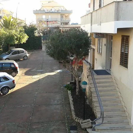 Collina Del Faro